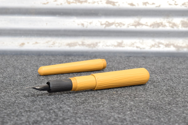 Stinger Convertible Fountain Pen – Utmost Mustard